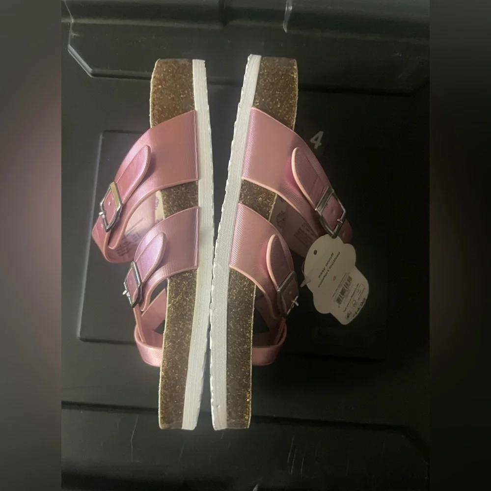 Pink Floral Sandals with Buckles!‎ NWT!